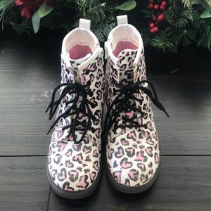 Girls “leapord” print combat boots